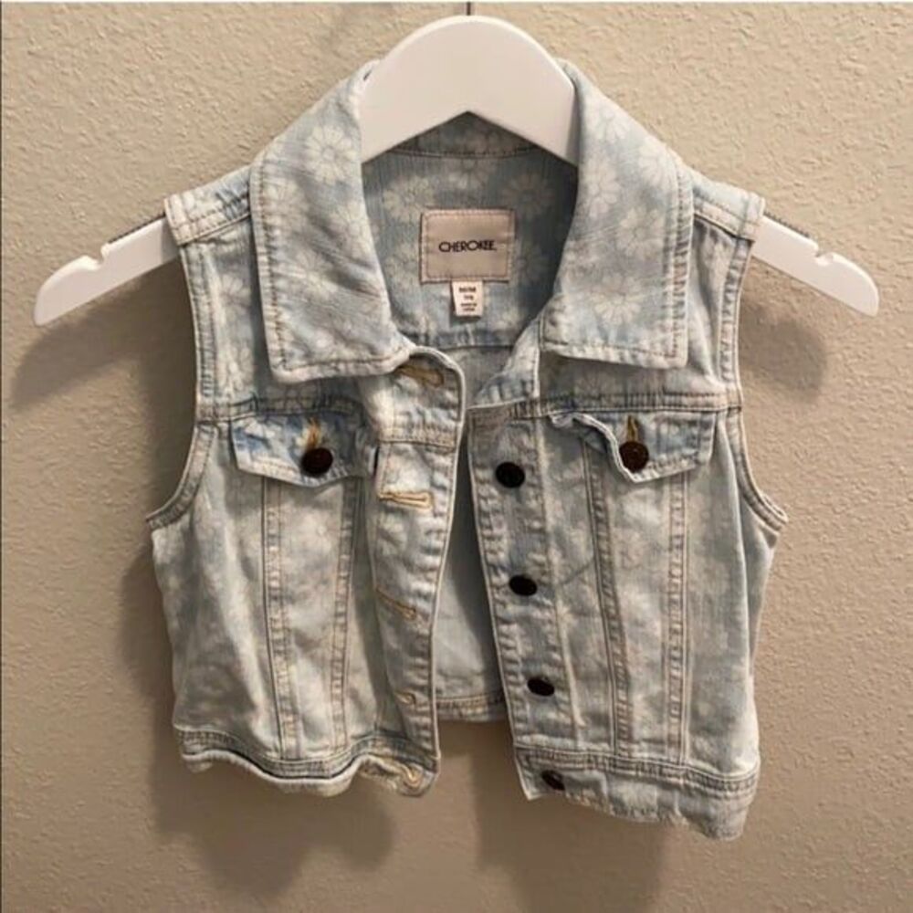 Y2K Cherokee denim vest Daisy Print Size Medium 7/8 girls floral casual layering